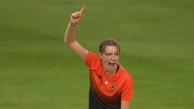 Lauren Bell's four-for keeps Southern Vipers undefeated heading into final
