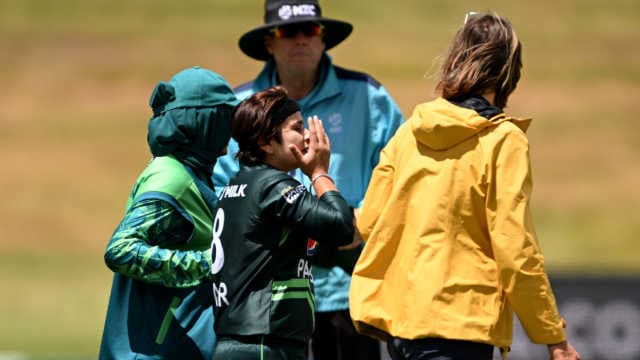 Double blow for Pakistan: Dar struck in the face, Baig has a fractured finger