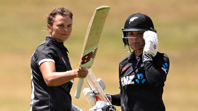 Bates 108 powers New Zealand to massive win over injury-hit Pakistan