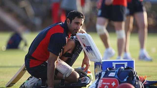 Dermot Reeve censured for ball-tampering remarks