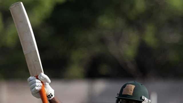 Sibanda and Lewis deliver Rhinos win