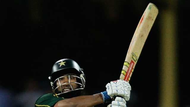 Lahore to take on Karachi Dolphins in final