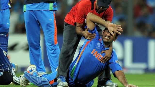 Dhoni doubtful for third Pakistan ODI