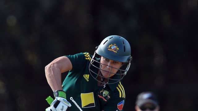 Smith, Poulton ease Australia to win