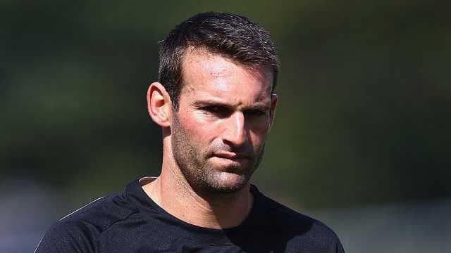 Ellis and Fulton sink Auckland