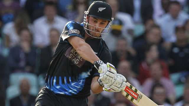 Pietersen back as Tredwell leads England