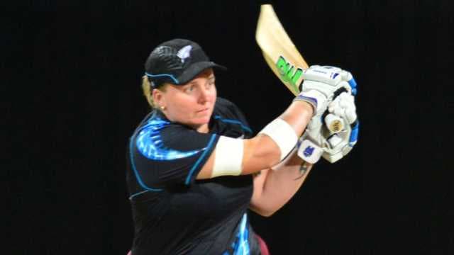 Bowlers star in New Zealand win