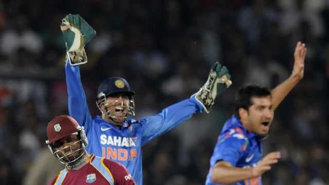 Dew made conditions unfair - Dhoni