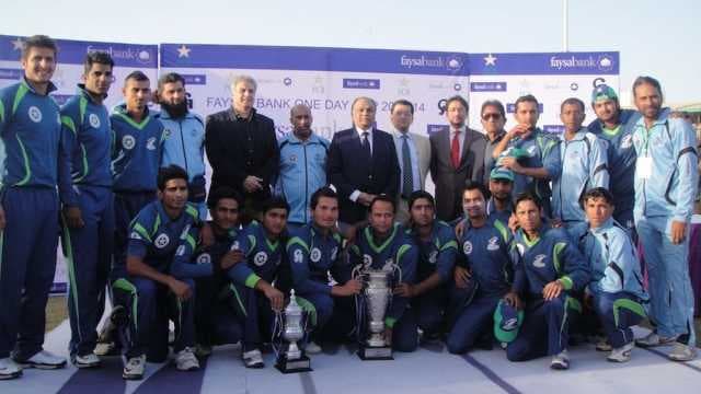 Zakir ton powers Dolphins to title