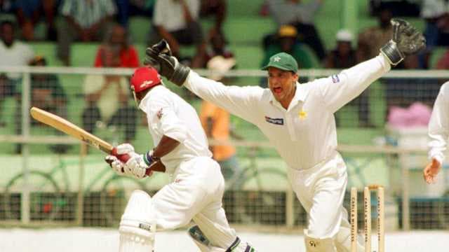 Moin rues missed chances while defending umpiring