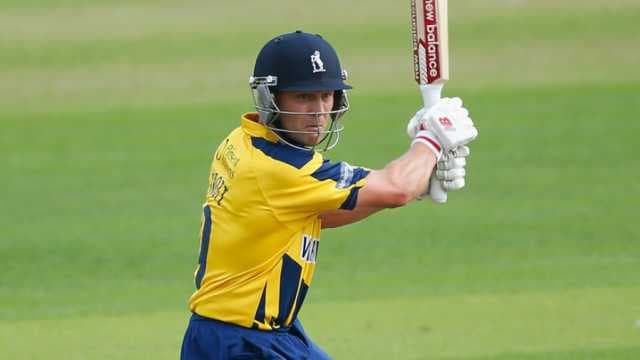 Durham aim to prevent Warwickshire double