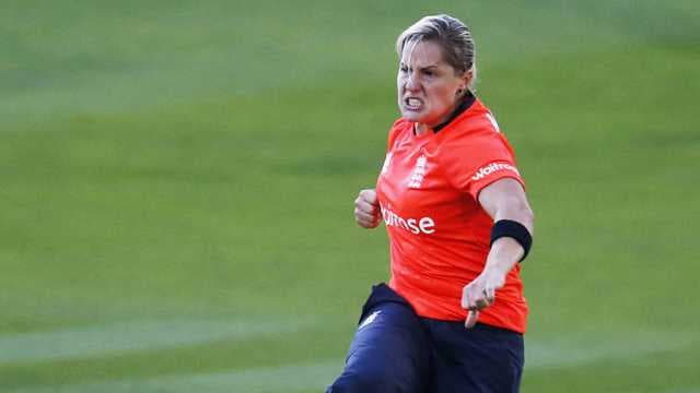Edwards leads England canter