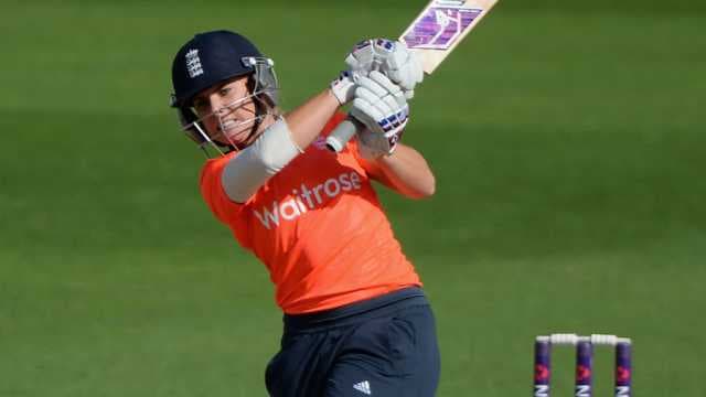 Winfield best helps England complete sweep