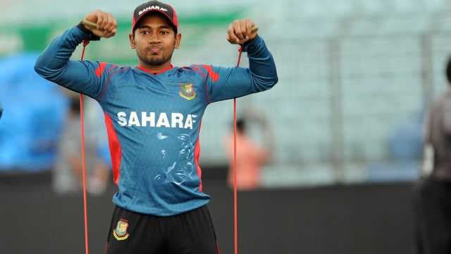 Mushfiqur injures shoulder in training