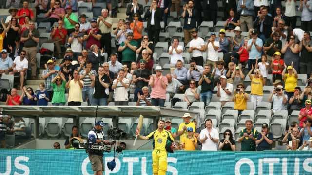 Warner leads Australia's home dominance
