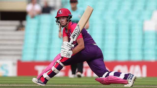 Villani and Perry condemn Surrey Stars to play-off