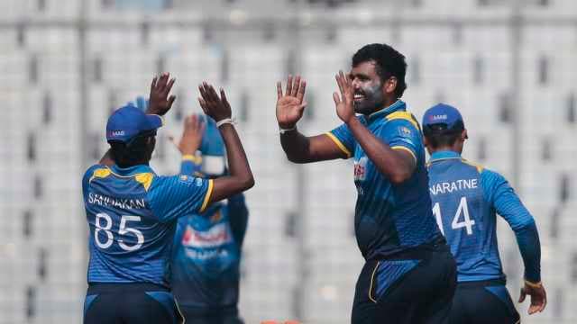 Thisara Perera's all-round brilliance keeps Sri Lanka alive
