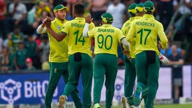 South Africa hold nerve after Babar Azam 90 to seal series