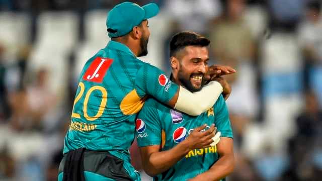 Shadab and Amir star in Pakistan's consolation win
