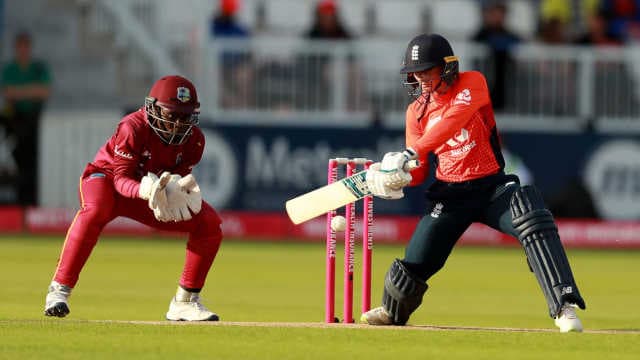 Danni Wyatt, Tammy Beaumont tons set England up for victory