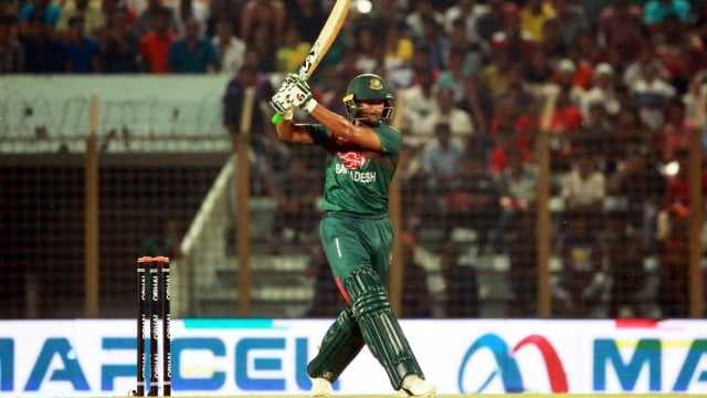Shakib Al Hasan's masterclass sees Bangladesh through