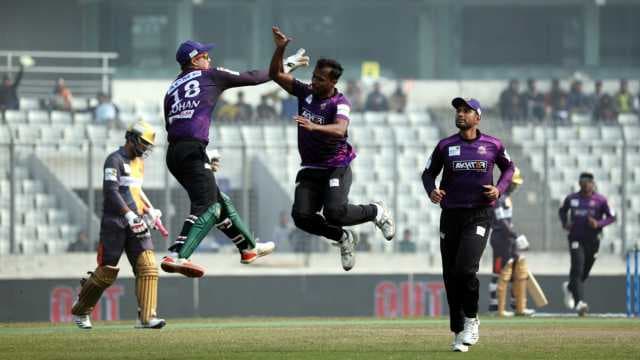 Rubel Hossain, Rayad Emrit keep Chattogram in finals contention