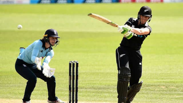 Amy Satterthwaite and Amelia Kerr star as New Zealand end winless streak