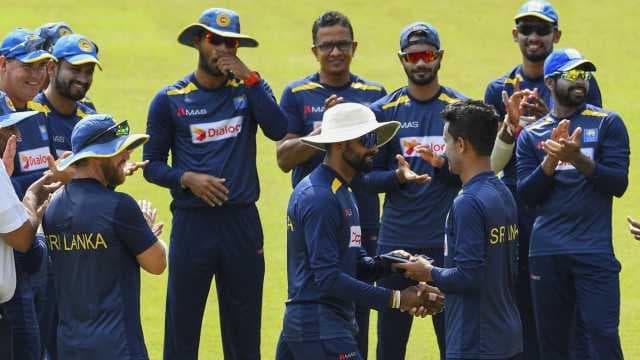 Aravinda de Silva on Sri Lanka players protesting their new contracts: 'They should win games and not complain'