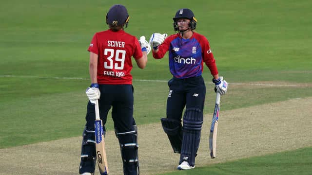 Danni Wyatt's 89* seals T20Is, points victory for England