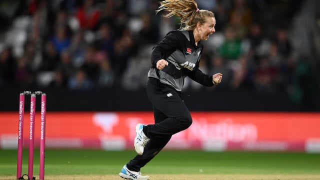 Leigh Kasperek replaces injured Jess Kerr for Sri Lanka tour