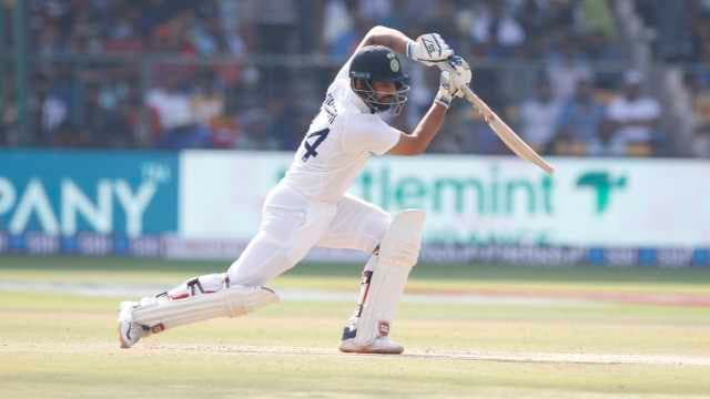South Zone collapse around Vihari's fifty in Duleep Trophy final