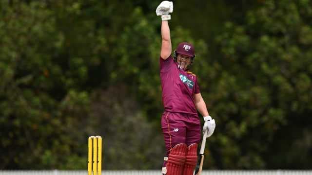 Laura Harris creates WNCL history with 50-ball century