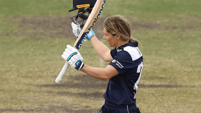 Molineux's maiden hundred sets up Victoria's first victory
