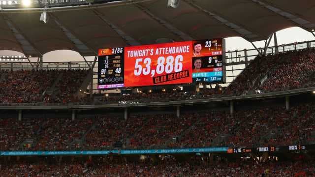 Crowds, controversies and Steven Smith: BBL gets its mojo back