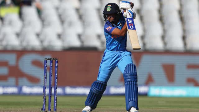 Bates, Matthews, Tahuhu and Harmanpreet move up in women's T20I rankings