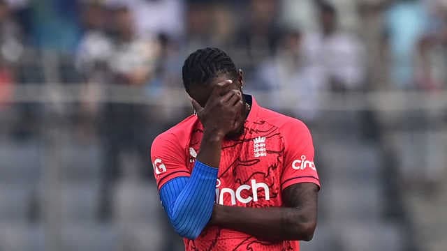 England in Dhaka departure lounge as they sign off arduous winter with defeat