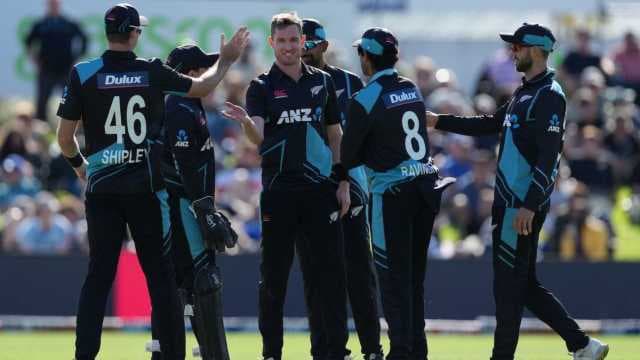 Adam Milne, Chad Bowes derail Sri Lanka as New Zealand level series in style