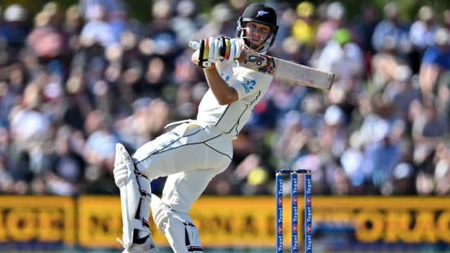 Scott Kuggeleijn breaks record for fastest fifty in NZ first-class cricket