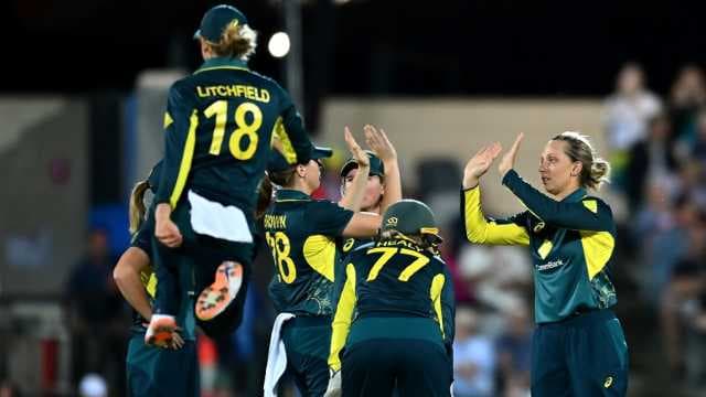 Gardner seals series win after Kerr puts Australia in a spin