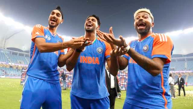 India can come and collect Asia Cup trophy if they want it, says ACC chief Mohsin Naqvi