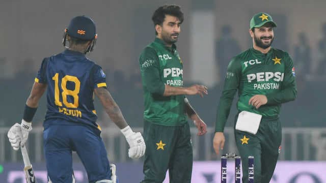Well-oiled Pakistan wary of buoyant Sri Lanka in tri-series final