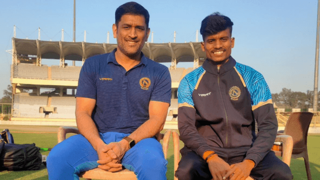 A quiet word from Dhoni, a missed flight, and Amit Kumar has an IPL dream with SRH
