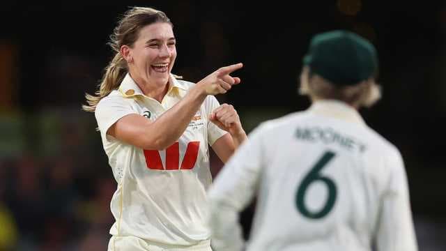All-round Sutherland exhibits endurance and skill through long shifts at the WACA