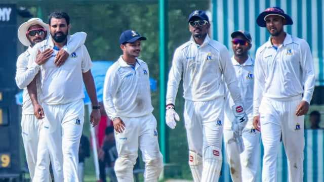 Bowlers stars for Bengal; Karun 155 saves Karnataka