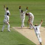 Tredwell's eight stuns Glamorgan