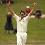 Johnson grabs 10 to seal series success
