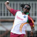 Gayle turns down central contract