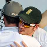 de Villiers dedicates double to Smith