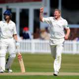 Sarwan replaces Hoggard at Leics