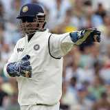 Dhoni needs to put his foot down - Lloyd